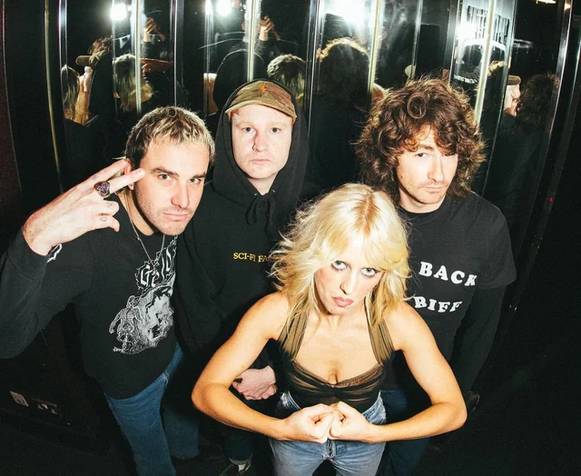 amyl and the sniffers rock punk reseña review
